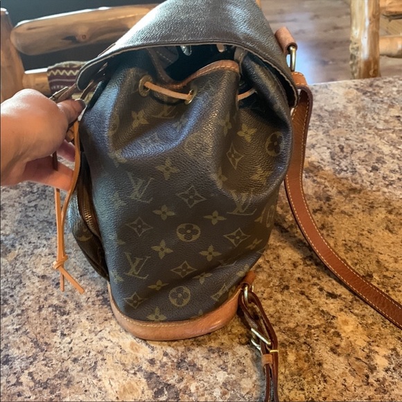 Louis Vuitton GM Backpack - Picture 7 of 8